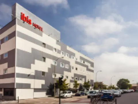 Ibis Madrid Aeropuerto Barajas Hotels near Terminal 2 of Barajas Airport