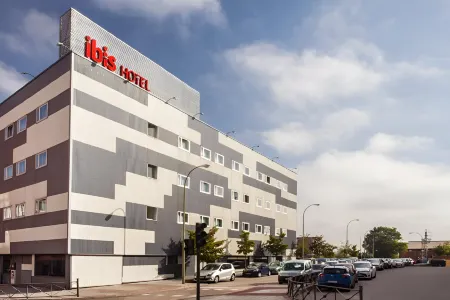 Ibis Madrid Aeropuerto Barajas Отели рядом с достопримечательностью «Puesta De Sol Paracuellos-Torres Madrid»