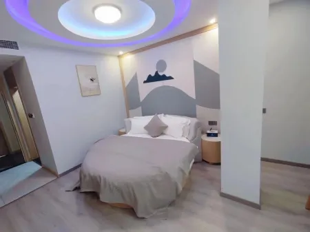 Zhenxiong Jucheng Hotel (Wude Town Branch) Отели рядом с достопримечательностью «Tiankeng Group»