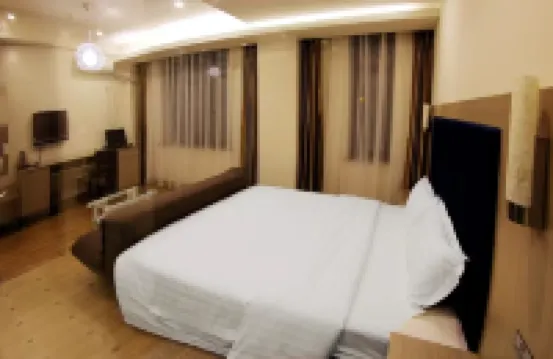 โรงแรมเทียนเหอ เอ็กซ์เพรส (ถนนคนเดินจงเจีย พระราชวังต้องห้าม เสิ่นหยาง)