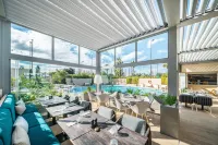 Radisson Hotel Nice Airport Hotels in Сен-Лоран-дю-Вар