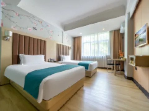 Jing Chen Holiday Hotel (Xilin Yingbin Road) Hotels in Xilin