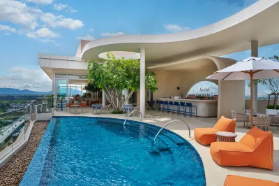 Hilton Garden Inn Rayong Отели рядом с достопримечательностью «Sun Watthanatham Changwat Rayong Rongrian Rayong Witthayakhom»