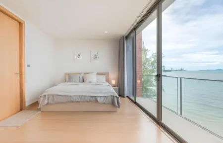 Sandbox Beachfront Villa3 Отели рядом с достопримечательностью «Paradise Ocean View Condominium»