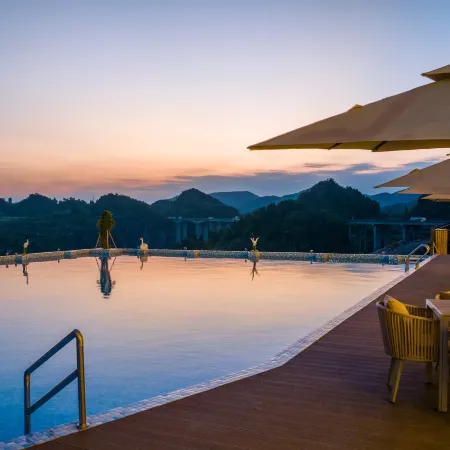 Fenghuang Lanyue Holiday Homestay