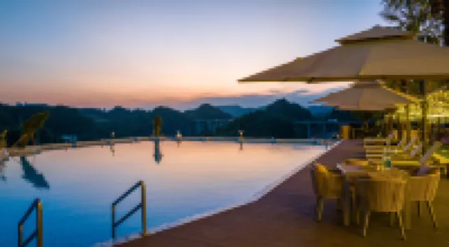 鳳凰攬月度假民宿