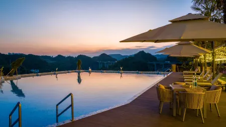 Fenghuang Lanyue Holiday Homestay Отели рядом с достопримечательностью «Temple of the Queen of Heaven»