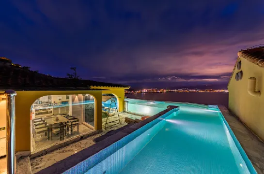 Dali Hua Xiao Yue Xi Cliff Pool Sea View Hotel (Erhai Branch)