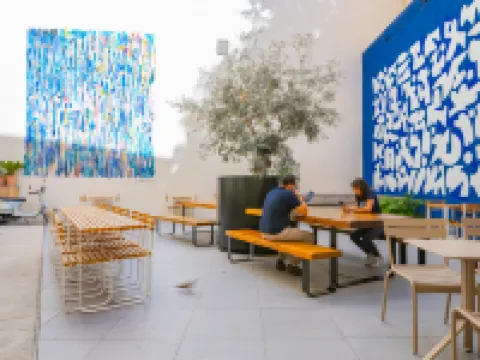 ザ ピープル - マルセイユ -  ホステル シャトー・ディフ周辺のホテル