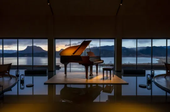 Lugu Lake Cheman Ruyingsong Mid-Levels Hotel