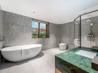 QININ Hotel (Xi'an Bell and Drum Tower Yongning Men Subway Station) Hotels near Nanmen Square