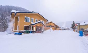 Lao Dongbei Inn (Xuexiang National Forest Park Store)