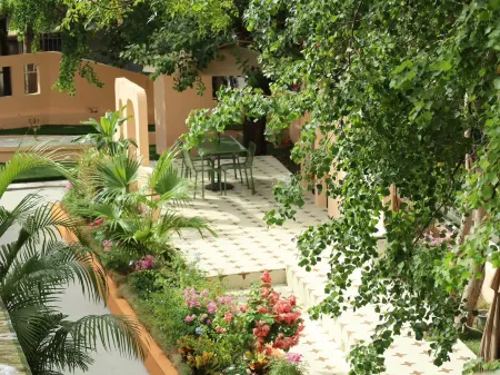 Sanshe Life Hostel Отели в г. Чантин