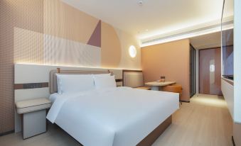 Orange Hotel (Shanghai Xingzhi Road Subway Station)