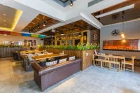 JAMES JOYCE COFFETEL Hotel  (Guling Street restaurant on Mount Lu Tramway platform)