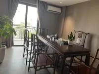 ORANGE CRYSTAL PHOENIX HOTEL (Bac Ninh, Vietnam) - parkir