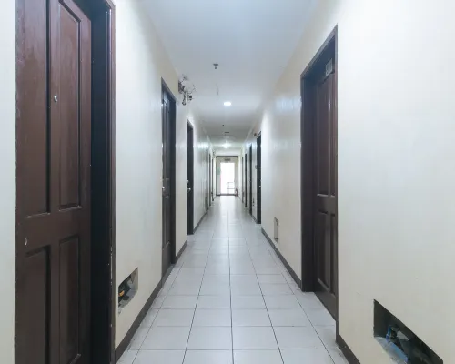Mervin's Terraces by RedDoorz Khu vực công cộng Photos