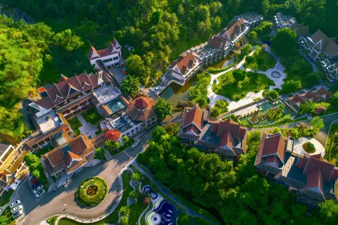 River & Holiday Hotel
