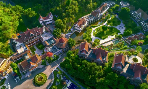 River & Holiday Hotel