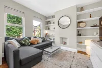 Unique 2 bedroom Flat in Heart of Walthamstow 월섬스토 센트럴역 주변 호텔