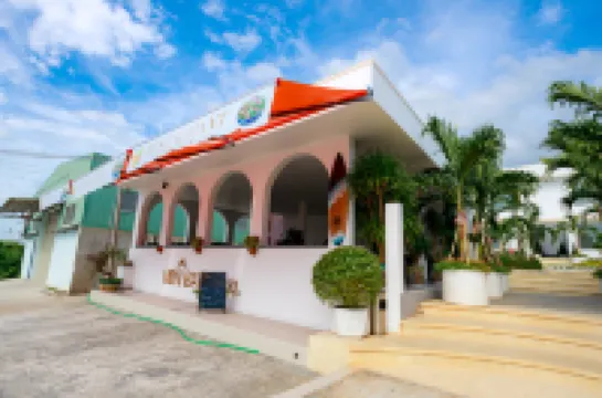 Tuong Vy Mini Bay Hotel Mui Ne Các khách sạn gần Lâu đài rượu vang RD Phan Thiết - Mũi Né