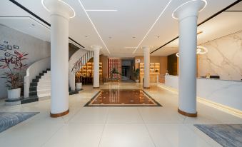 Yinhua Zhixuan Hotel (Dali High-speed Railway Station Erhai Park)