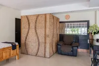 كوليكشن أو كوتا نير أيربورت نورا راي