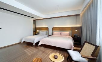 City Wall Homestay (Xiangyang Ancient City North Street Branch)