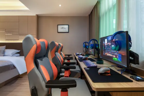 Jingshikong E-Sports Hotel (Yiyang Shangye Buxingjie)
