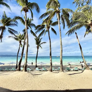 Calypso Beach and Dive Resort Hotels in der Nähe von Bulabog-Strand