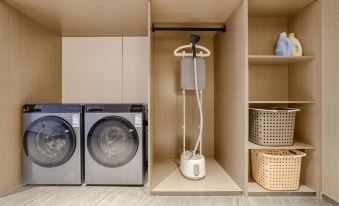 Donghu Business Apartment (XihuCity Shopping Plaza Donghu ParkStore)