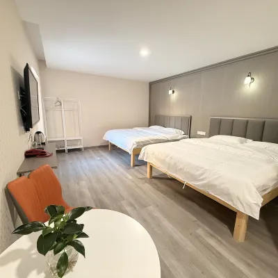 Lantianyu Hotel (Shenyang Station Xita Food Street) Hotels near Shenyang Four Towers
