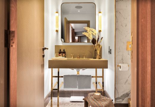 하트 쇼어디치 호텔 런던, 큐리오 컬렉션 바이 힐튼