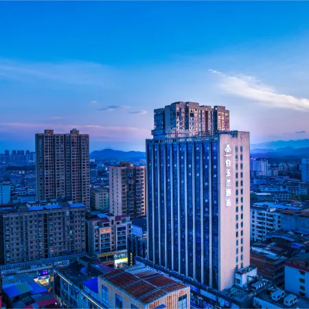Magnotel Hotel (Dao County Jiuding Pedestrian Street)