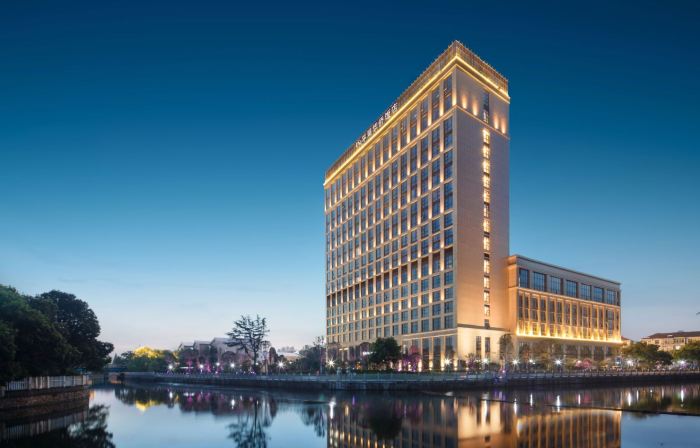Pinghu Overseas Chinese Hotel