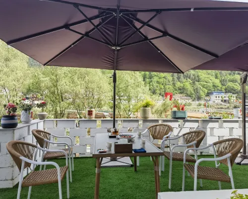 Qingshan Seeker Window Hotel a Foping