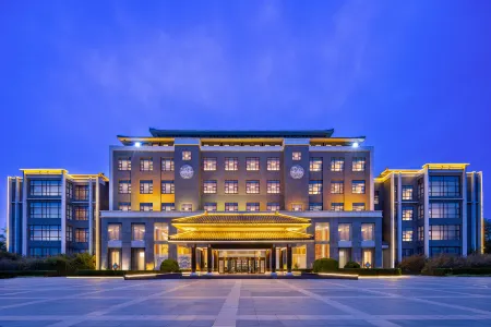 Liuhu Hotel (Hot Spring Garden Hotel) Отели в г. Дечжоу