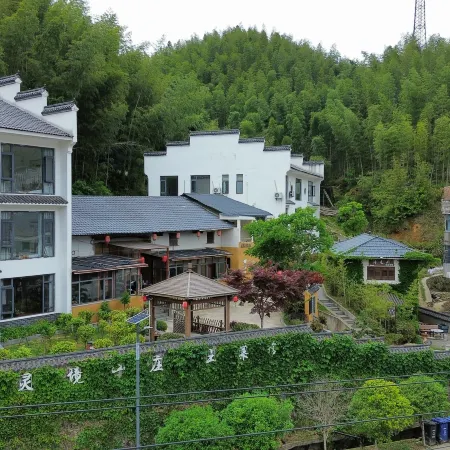 Fengxin Baizhang Mountain Lingjing Villa (Baizhangsi Scenic Area Branch)