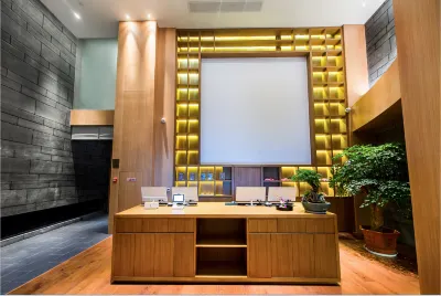 Boning Hotel (Ningbo Wanren Beach) Hotels near CPC Ningbo Beilun District Committee Party School
