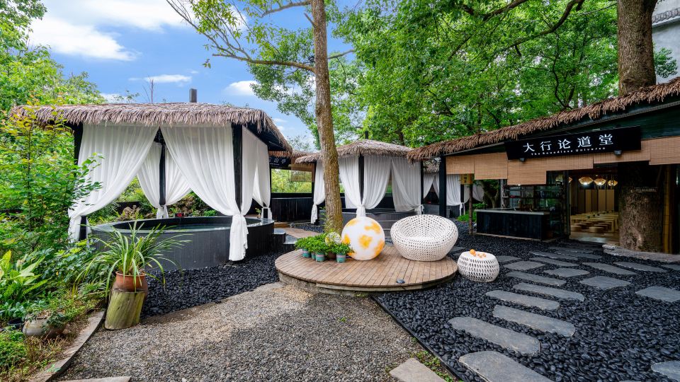 Zen-Inspired Hot Spring Spa - Ten Directions and Three Courtyards
