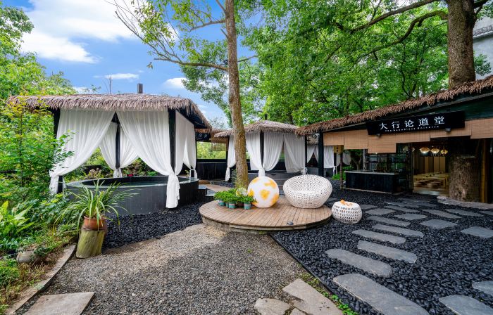 Zen-Inspired Hot Spring Spa - Ten Directions and Three Courtyards