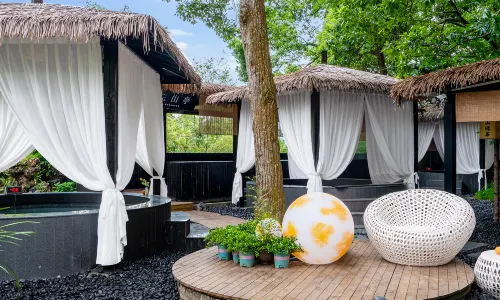 Zen-Inspired Hot Spring Spa - Ten Directions and Three Courtyards