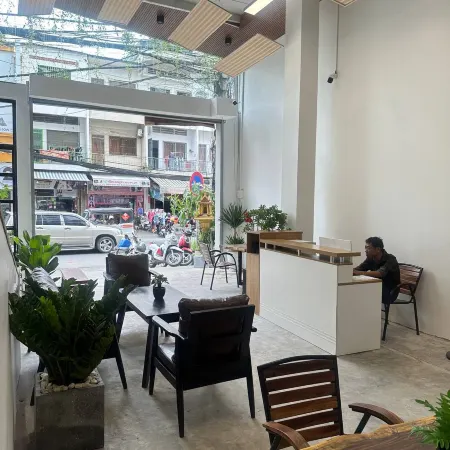 Tonle Hostel