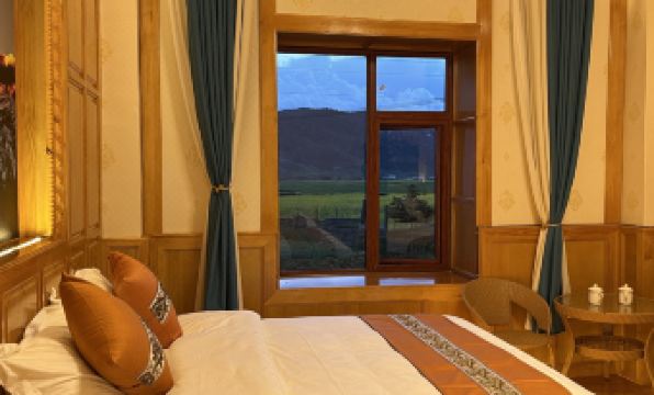 Shangri-La Xiaozhongdian Town Tianchi Homestay