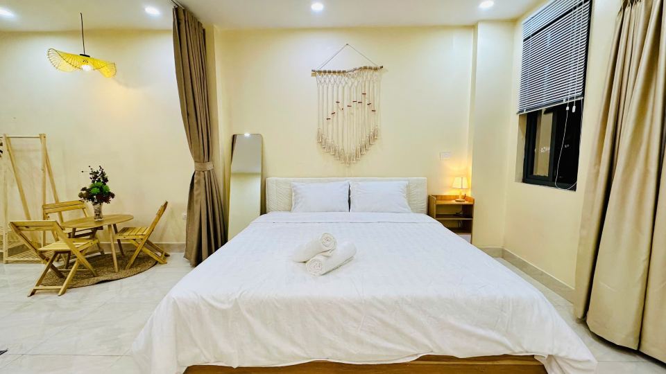 Vietnam Travelers Home 1 with Private Balcony