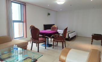 Rongxian 99 Hotel