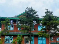 清楓・半舎ホテル（延吉朝鮮族民俗園恐竜王国） 延吉市歴史文化博物館周辺のホテル