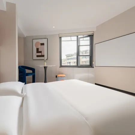 Cheng Xiaocheng Homestay (Hefei Huaihe Road Pedestrian Street Yintai Center)