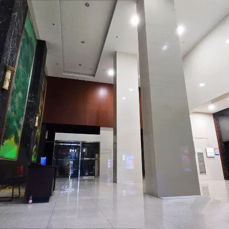 Ruolin Serviced View Apartment (Tanhualin and Jiyuqiao Dual Metro Station)