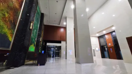 RUOLIN Отели рядом с достопримечательностью «Wuhan Ferry Huanghelou Dock»